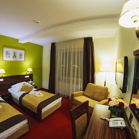 Hotel Pikul Puławy Екстериор снимка