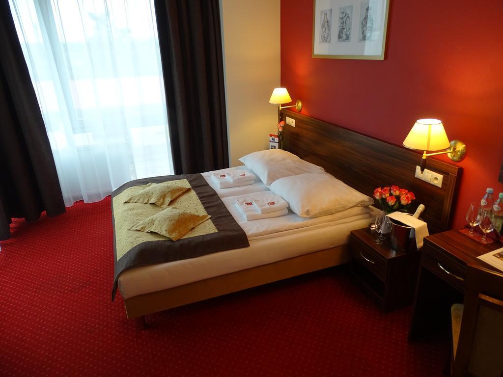 Hotel Pikul Puławy Екстериор снимка