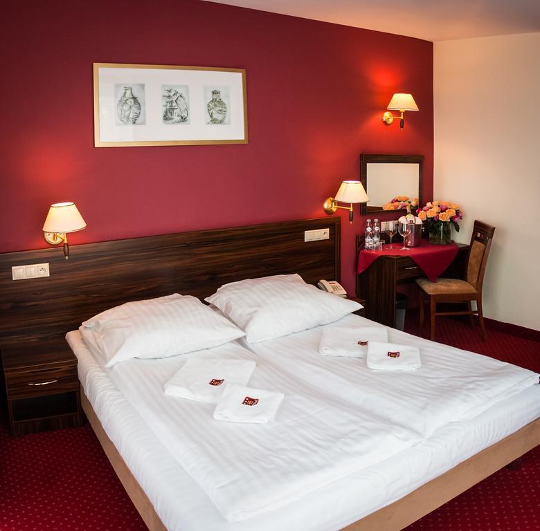 Hotel Pikul Puławy Екстериор снимка