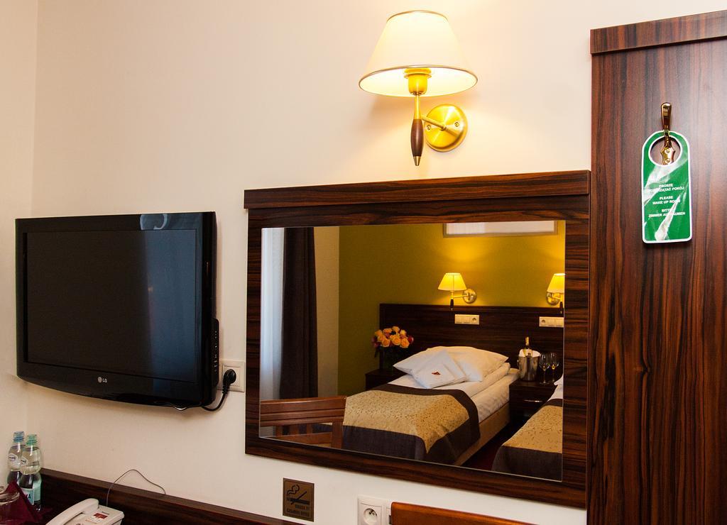 Hotel Pikul Puławy Екстериор снимка