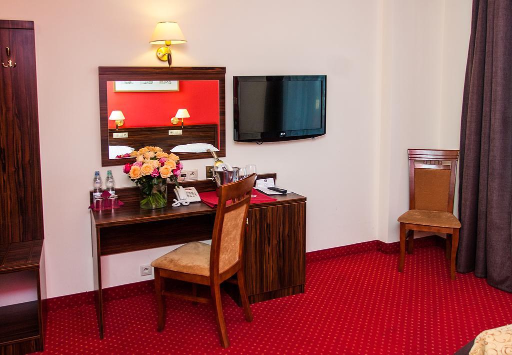 Hotel Pikul Puławy Екстериор снимка