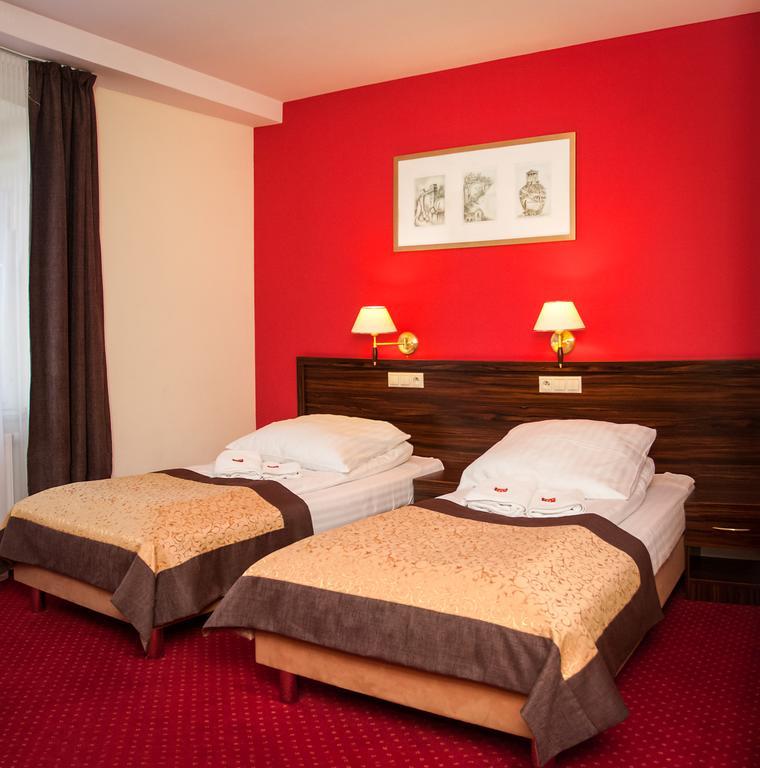 Hotel Pikul Puławy Екстериор снимка