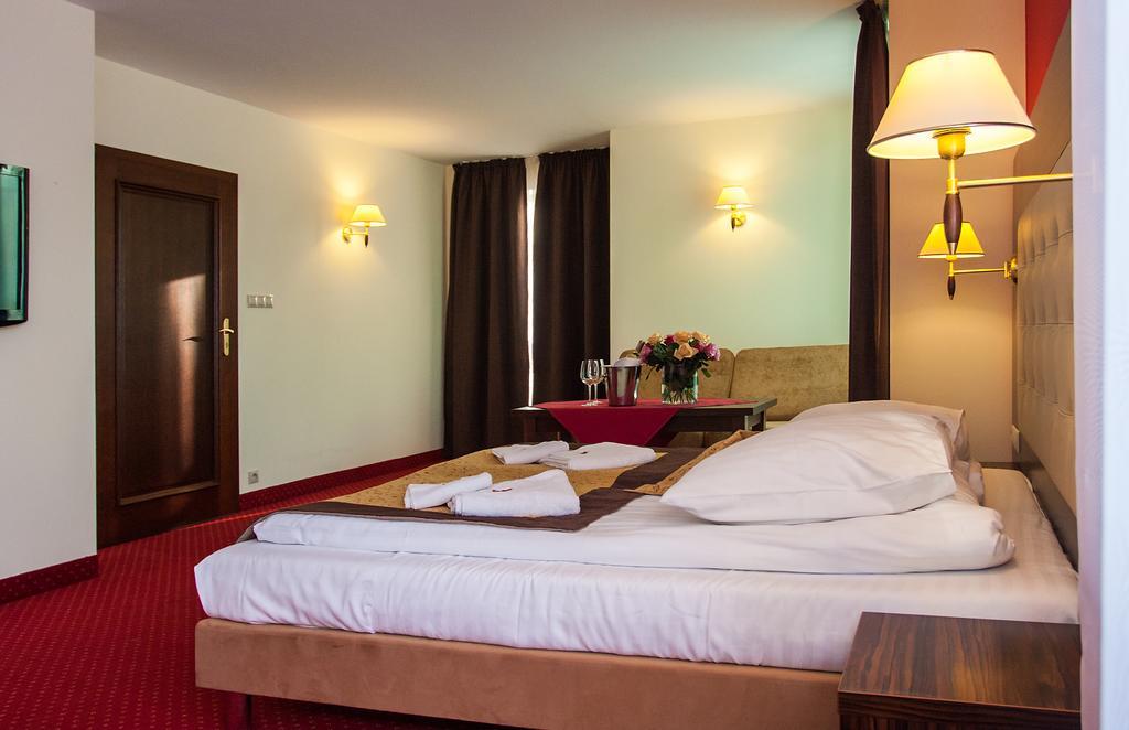 Hotel Pikul Puławy Екстериор снимка