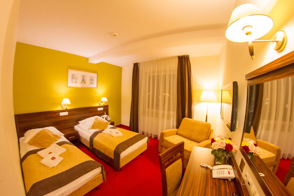 Hotel Pikul Puławy Екстериор снимка