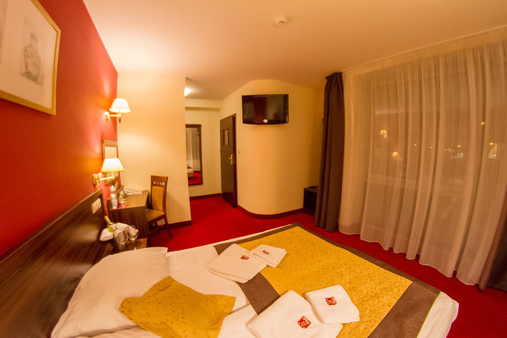 Hotel Pikul Puławy Екстериор снимка