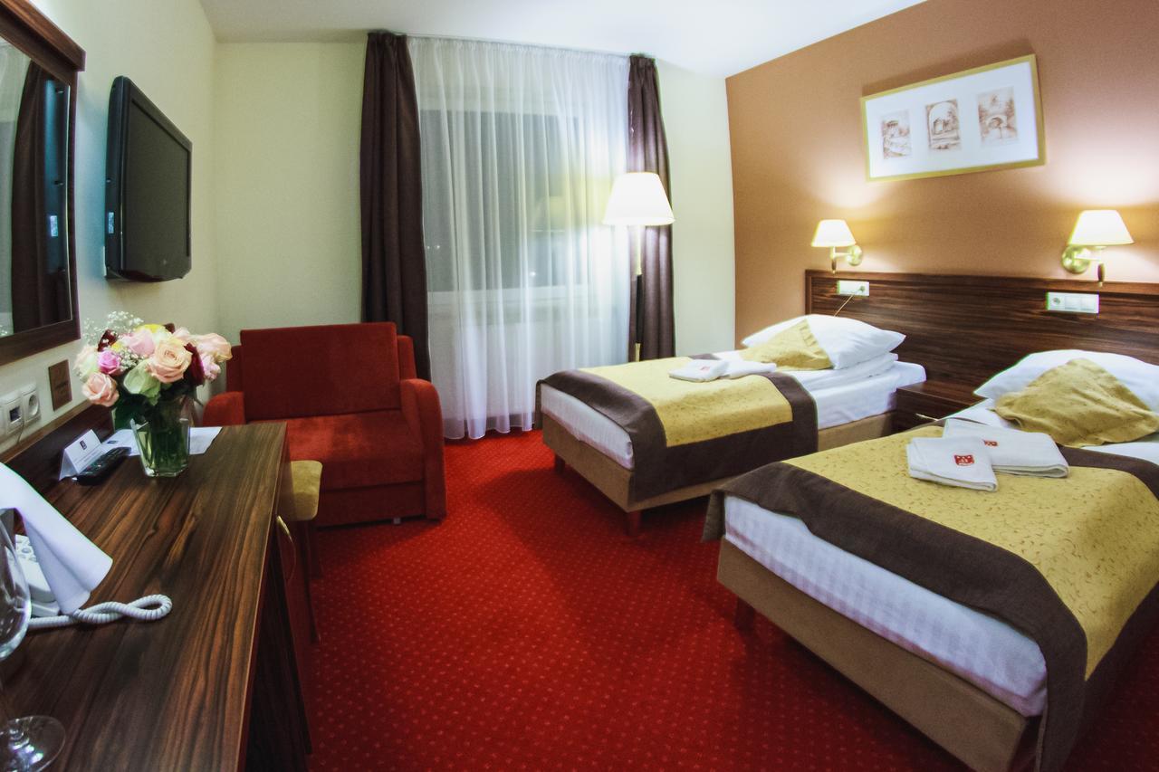 Hotel Pikul Puławy Екстериор снимка