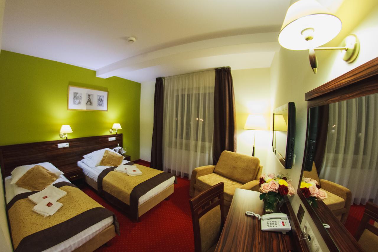 Hotel Pikul Puławy Екстериор снимка