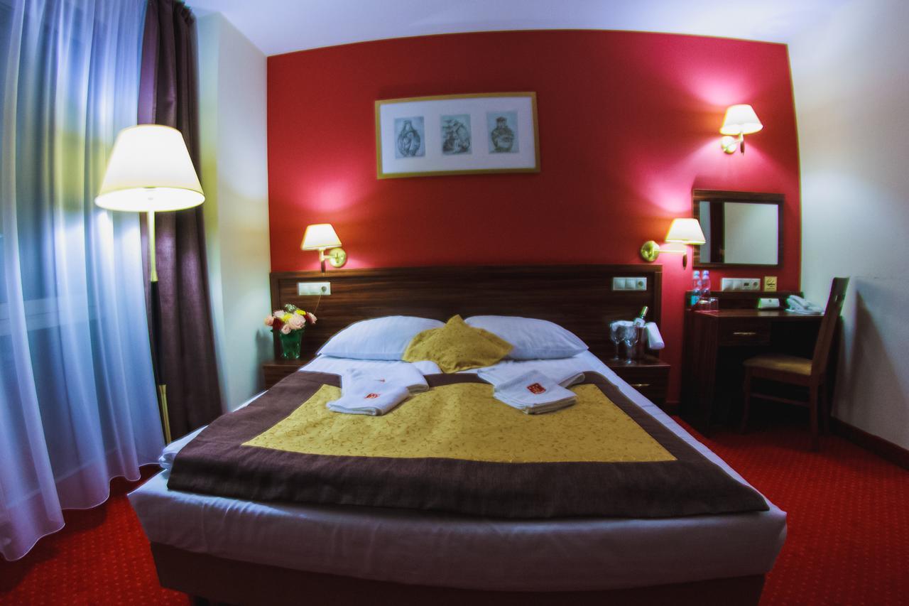 Hotel Pikul Puławy Екстериор снимка