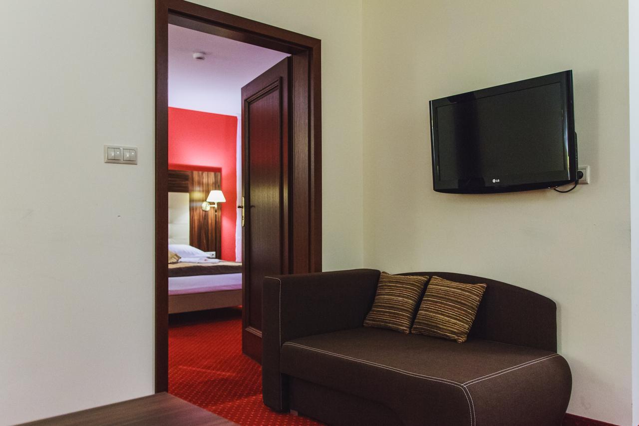 Hotel Pikul Puławy Екстериор снимка