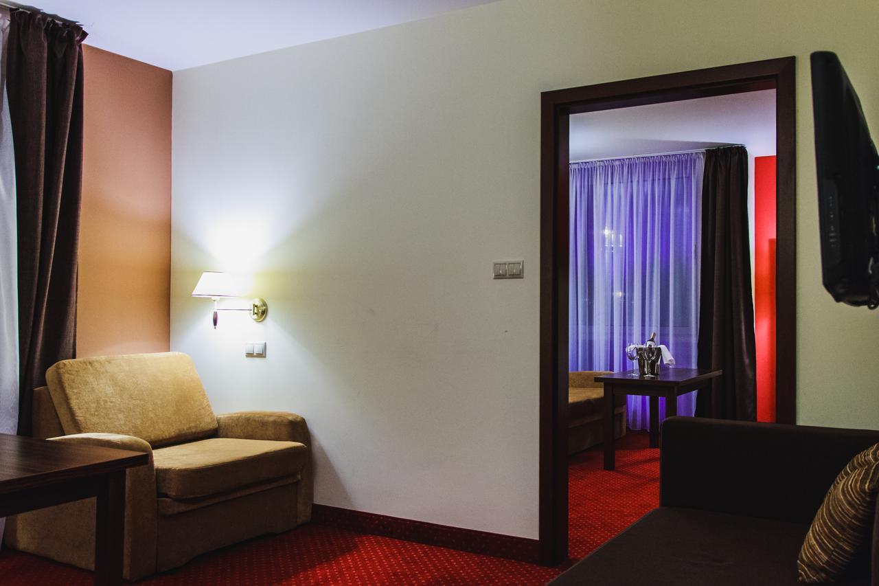 Hotel Pikul Puławy Екстериор снимка