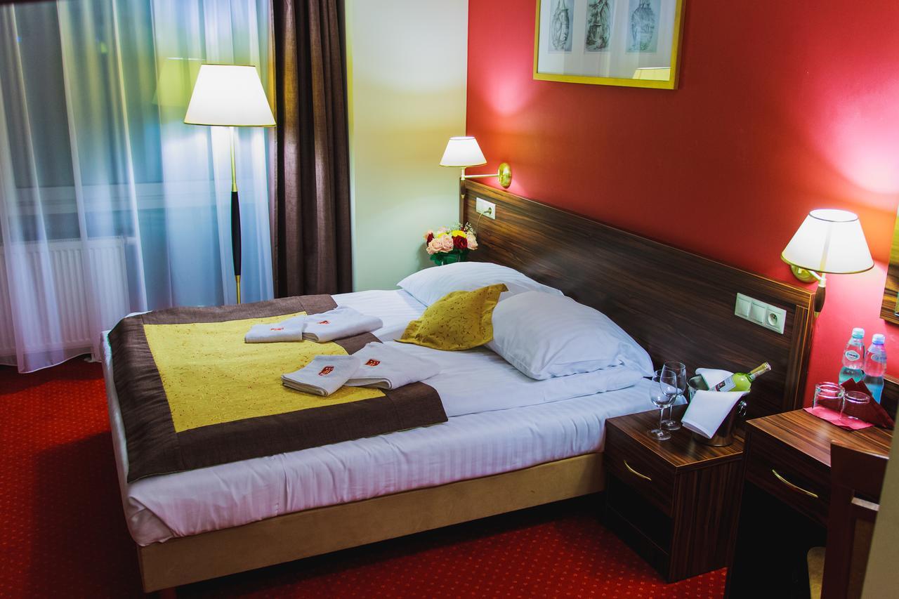 Hotel Pikul Puławy Екстериор снимка