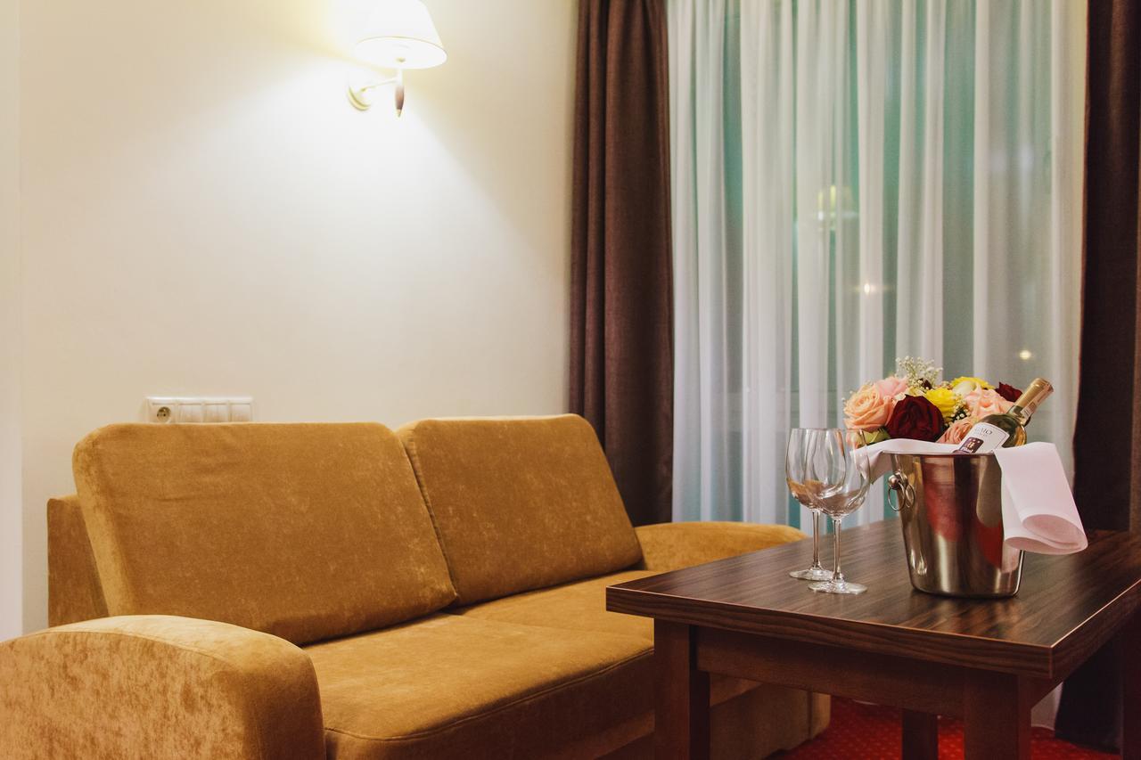 Hotel Pikul Puławy Екстериор снимка