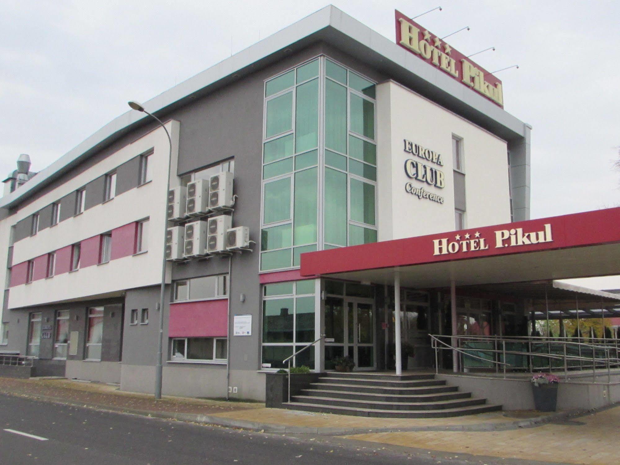 Hotel Pikul Puławy Екстериор снимка