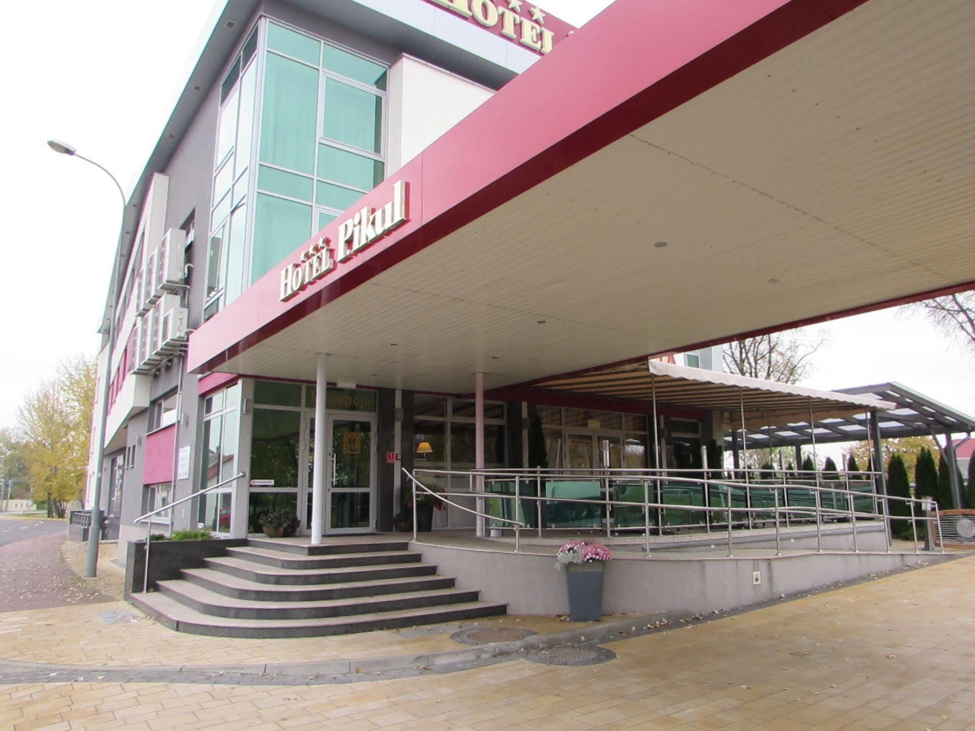 Hotel Pikul Puławy Екстериор снимка
