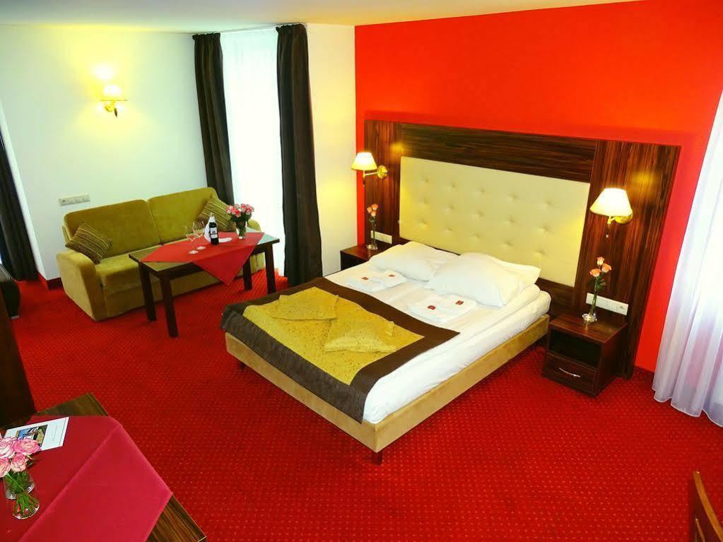 Hotel Pikul Puławy Екстериор снимка